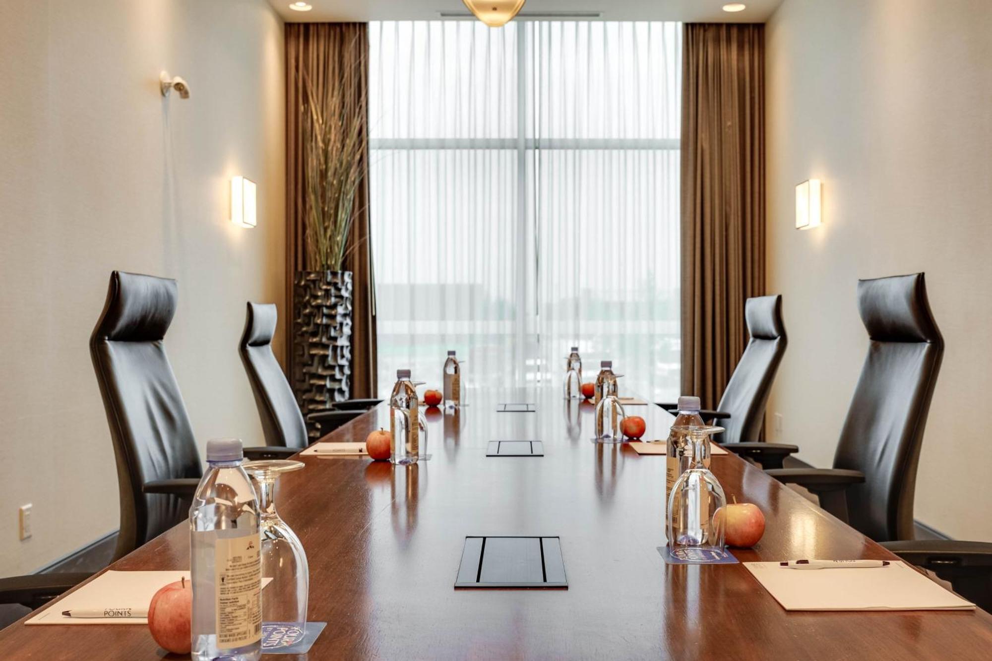 Four Points By Sheraton Kelowna Airport Εξωτερικό φωτογραφία
