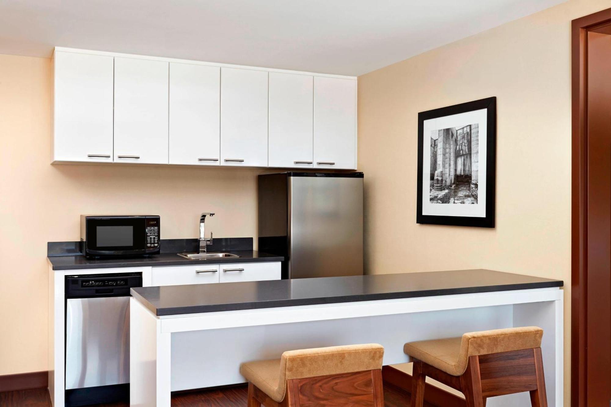 Four Points By Sheraton Kelowna Airport Εξωτερικό φωτογραφία